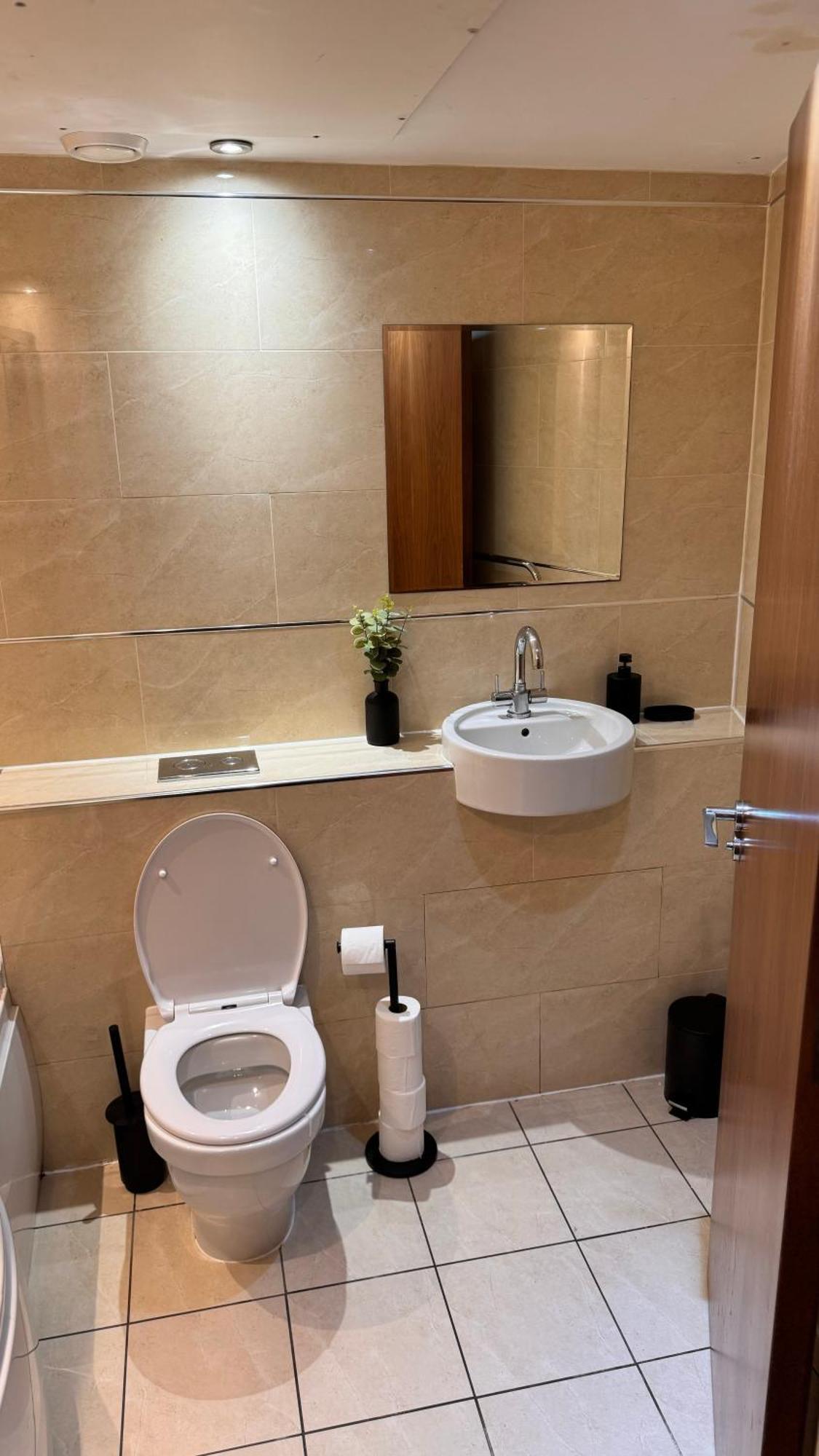 Am Apartments Bradford  Luaran gambar